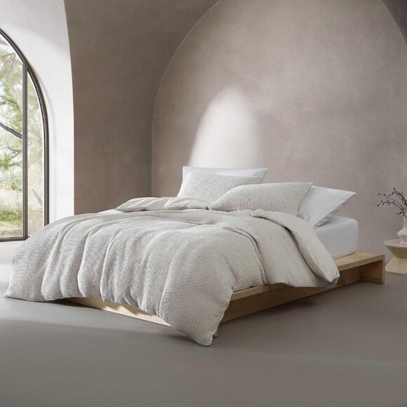 Calvin Klein - Queen Duvet Cover Set - Picture 2 of 7